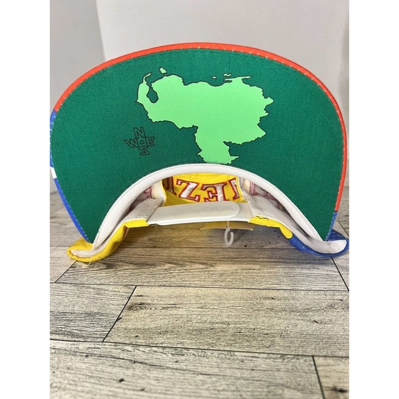 Vintage Global Caps Venezuela Flag Yellow Red & Blue Snapback Hat 90s NWT - Picture 4 of 8